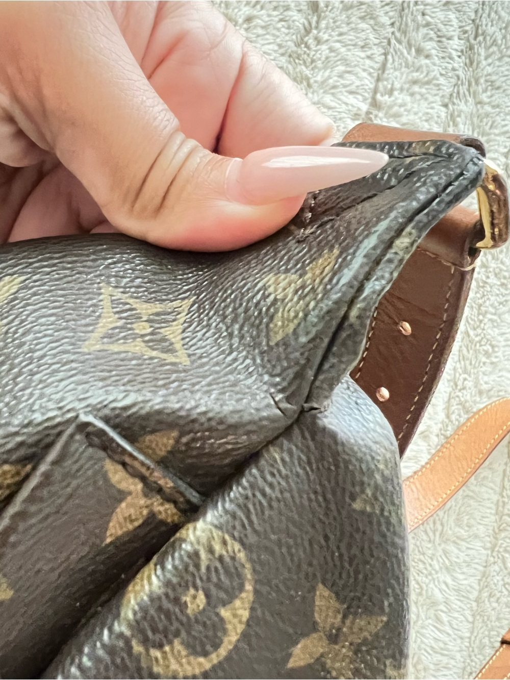 Louis Vuitton Monogram Canvas Crossbody Bag in Brown with Tan Trim - Picture 8 of 12